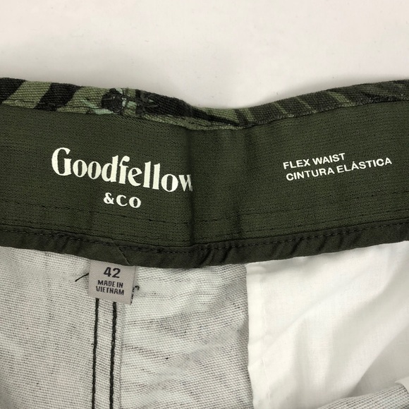 Goodfellow Green Palm Leaf Print Cargo Shorts, 42 - Picture 5 of 8